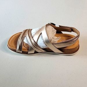 NIB Clark's Brynn Step  Gold Leather Sandal, Size 11